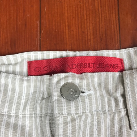 Gloria Vanderbilt Vertical Pinstripe Crop Pants - Picture 4 of 8